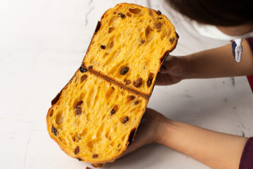 bread-secret-切開意大利聖誕麵包 bread-secret-切開意大利聖誕麵包