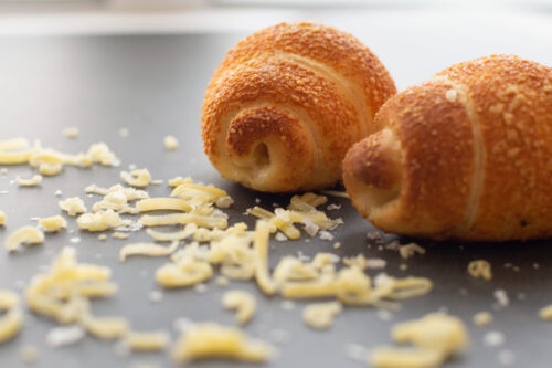 bread-secret-cheesy-salted-butter-roll-2