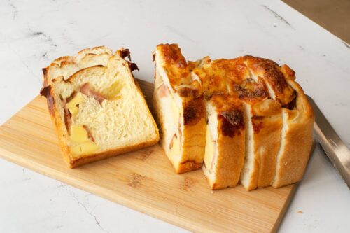 bread-secret-slices-of-cheese-and-bacon-loaf bread-secret-slices-of-cheese-and-bacon-loaf